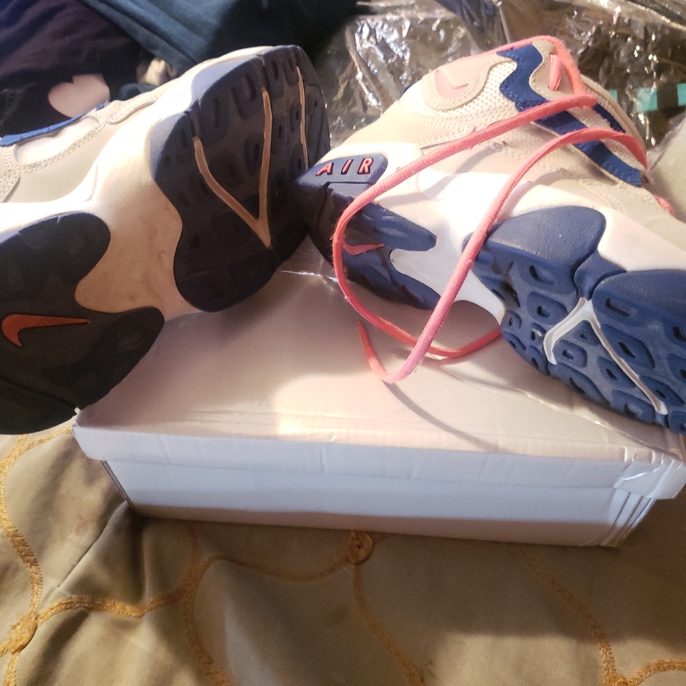 Nike - Picture 5 of 6